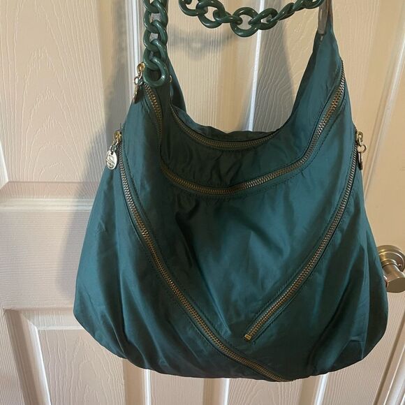 Alexisuospny Nylon Green large shoulder bag Chain Strap gold tone hardwares . - Picture 2 of 15